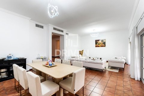 Villa de 4 dormitorios en The Villa, UAE No. 85663 1