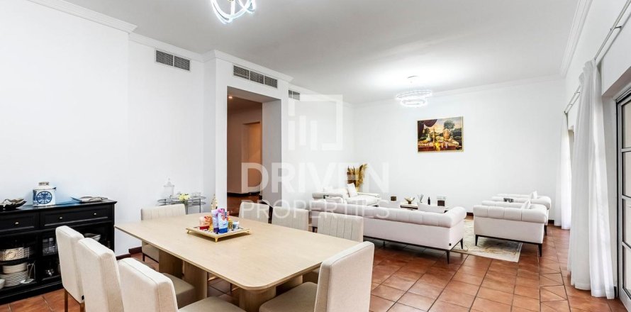 Villa de 4 dormitorios en The Villa, UAE No. 85663