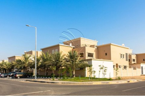 Land de 2923m² en Madinat Zayed, UAE No. 90294 7