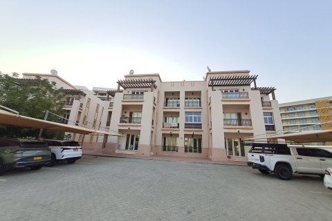 Apartment de 2 dormitorios en As Sib, Oman No. 98878 1