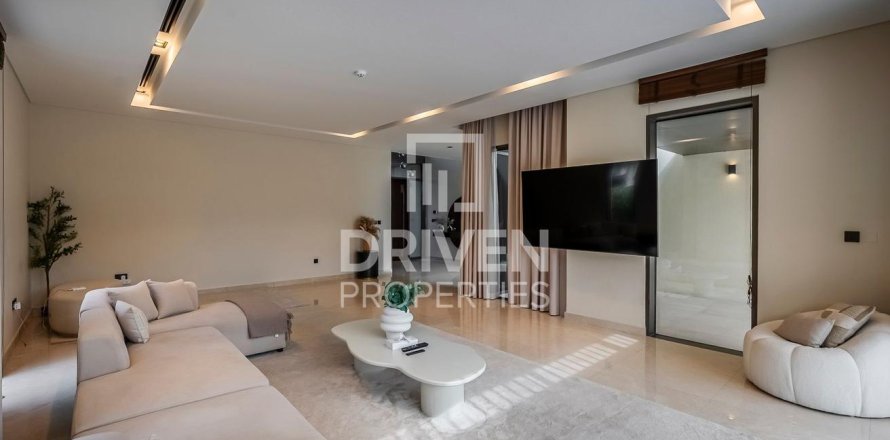 Villa de 4 chambres à Golf Place, UAE No. 84514