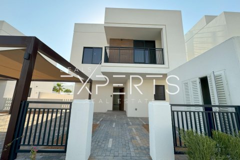 Villa de 4 dormitorios en  Yas Island, UAE No. 80051 2