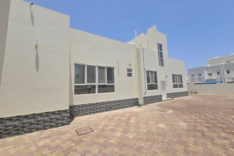 3 bedrooms Villa in As Sib, Oman No. 69222 5