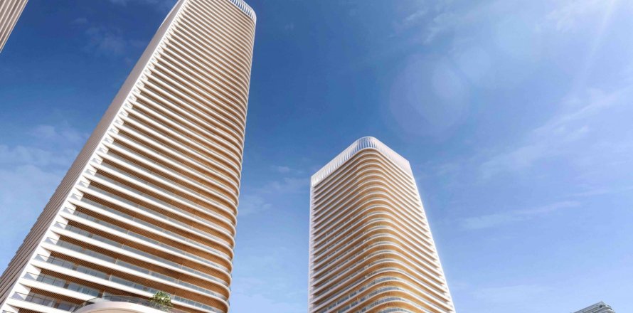 Квартира с 2 спальнями в EMAAR Beachfront, ОАЭ №97361