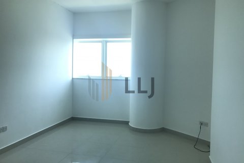 Apartment de 4 dormitorios en Corniche Road, UAE No. 76499 8