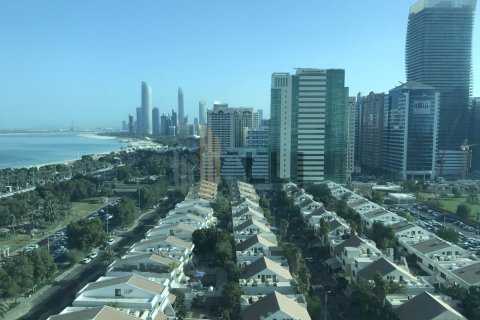 Apartment de 4 dormitorios en Corniche Road, UAE No. 76499 2