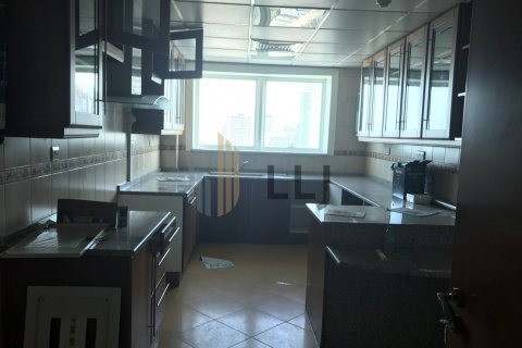 Apartment de 4 dormitorios en Corniche Road, UAE No. 76499 14