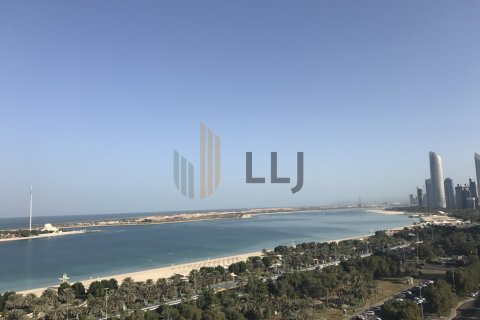 Apartment de 4 dormitorios en Corniche Road, UAE No. 76499 3