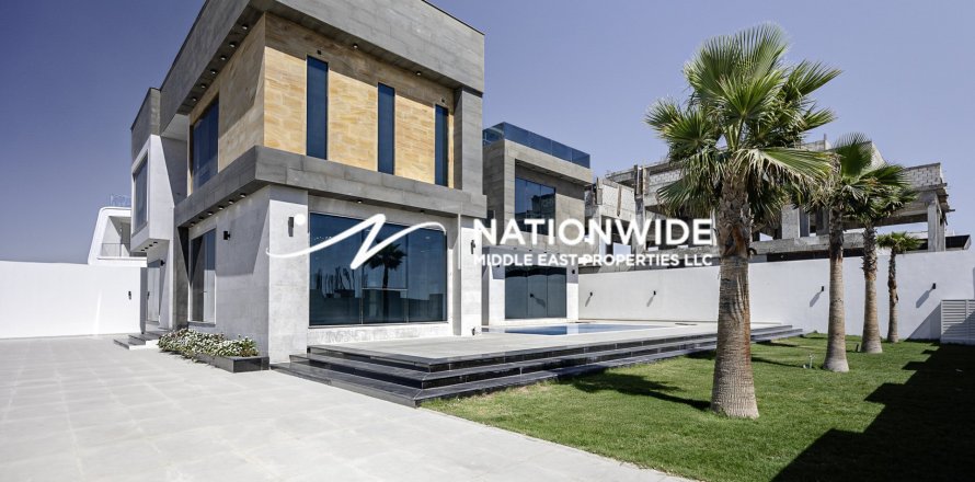 Villa de 6 chambres à Abu Dhabi, UAE No. 104901