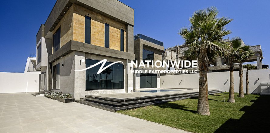 Вилла с 6 спальнями  №104901