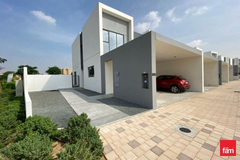 4 bedrooms Villa in Dubai, UAE No. 103298 2