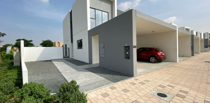 4 bedrooms Villa in Dubai, UAE No. 103298
