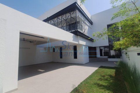 Villa de 4 dormitorios en Umm Suqeim, UAE No. 72527 1