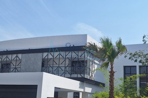 Villa de 4 dormitorios en Umm Suqeim, UAE No. 72527 3