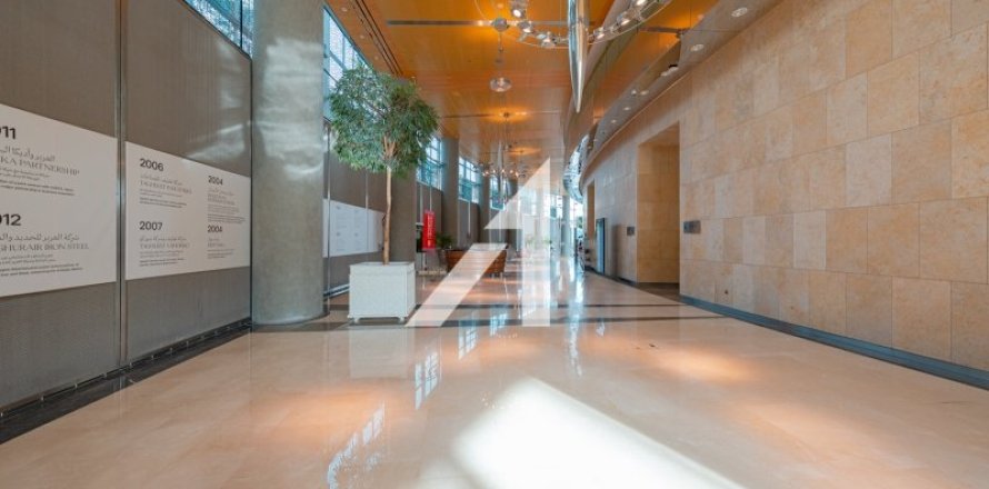1653.7m² Office in Dubai, UAE No. 72529