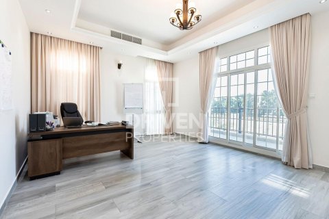 Villa de 5 chambres à The Villa, UAE No. 84667 8