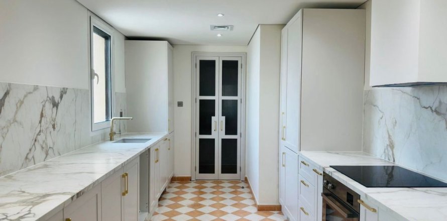 Appartement de 2 chambres à Dubai, UAE No. 104086