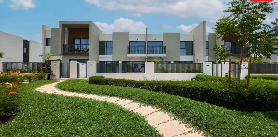 3 bedrooms Townhouse in Dubai, UAE No. 50167