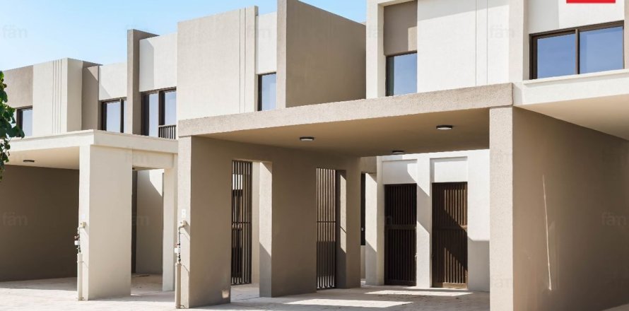 Villa de 3 dormitorios en Dubai, UAE No. 102528