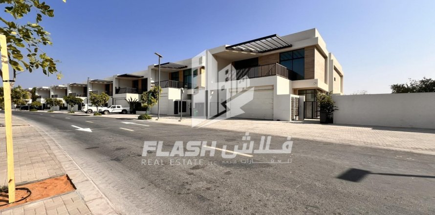 Townhouse de 3 dormitorios en Mina Al Arab, UAE No. 88264