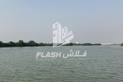 Land de 111482.7m² en Khor Al Beidah, UAE No. 88274 7