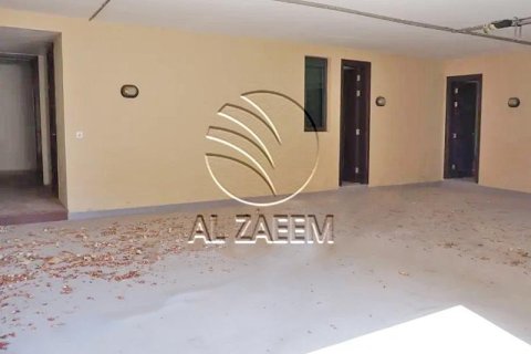 5 bedrooms Villa in Al Gurm, UAE No. 91428 12