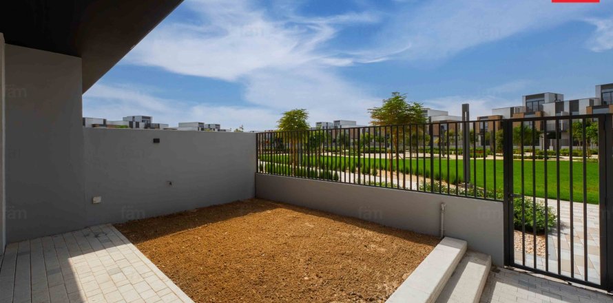 Townhouse de 3 chambres à Dubai, UAE No. 100491