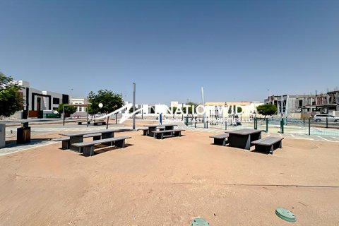 753مربع، قطعة أرض في أبو ظبي, الإمارات العربية المتحدة رقم 99135 10