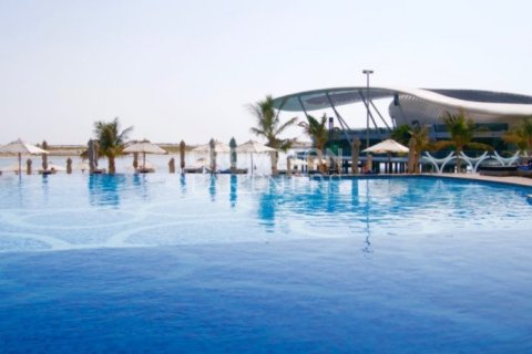 3 bedrooms Apartment in Corniche Road, UAE No. 71629 2
