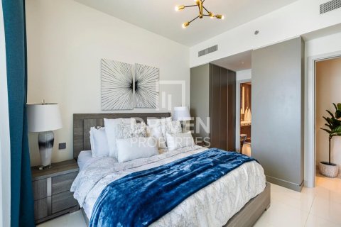Apartment de 3 dormitorios en EMAAR Beachfront, UAE No. 84295 4