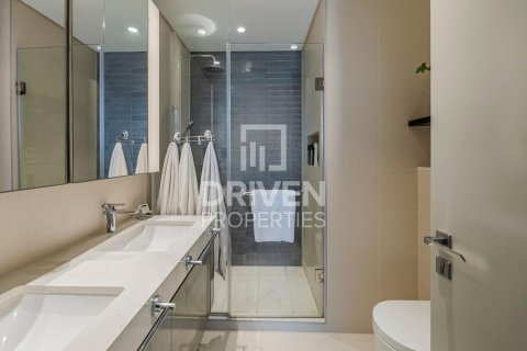 Apartment de 3 dormitorios en EMAAR Beachfront, UAE No. 84295 14