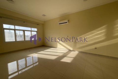 3 bedrooms Villa in Doha, Qatar No. 58077 2