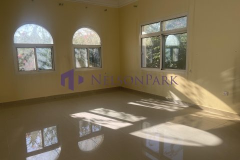 3 bedrooms Villa in Doha, Qatar No. 58077 3