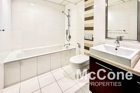 Apartment de 2 dormitorios en Boulevard Central Towers, UAE No. 74960 10