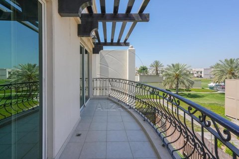 4 bedrooms Villa in Abu Dhabi, UAE No. 90053 14