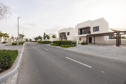 Villa de 4 dormitorios en  Yas Island, UAE No. 90052 2