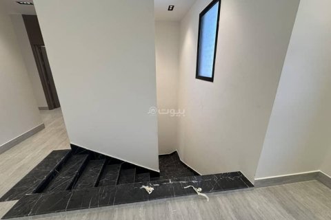 5 bedrooms Villa in Riyadh, Saudi Arabia No. 67535 9