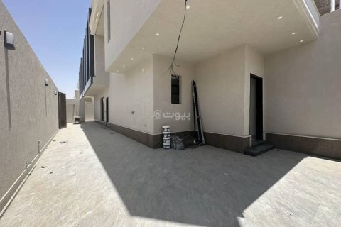 5 bedrooms Villa in Riyadh, Saudi Arabia No. 67535 15
