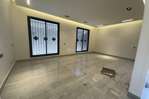 5 bedrooms Villa in Riyadh, Saudi Arabia No. 67535 11