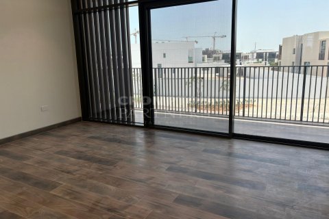 5 bedrooms Villa in Abu Dhabi, UAE No. 76616 10