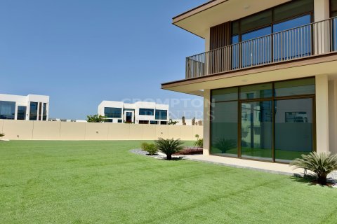 5 bedrooms Villa in Abu Dhabi, UAE No. 76616 4