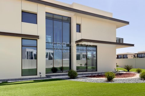 5 bedrooms Villa in Abu Dhabi, UAE No. 76616 2