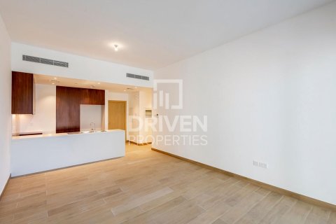 Apartment de 2 dormitorios en La Mer, UAE No. 85171 2