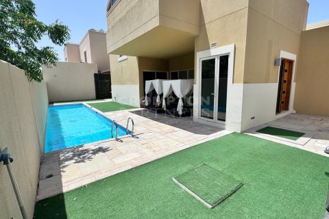 4 bedrooms Villa in Al Raha Gardens, UAE No. 76618 1