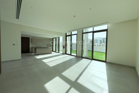 4 bedrooms Villa in Abu Dhabi, UAE No. 76617 14