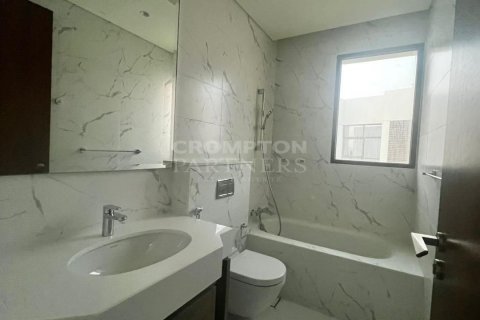 4 bedrooms Villa in Abu Dhabi, UAE No. 76617 10