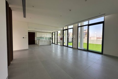 4 bedrooms Villa in Abu Dhabi, UAE No. 76617 4