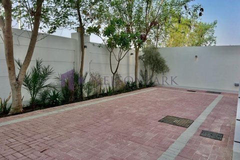 4 bedrooms Villa in Doha, Qatar No. 58380 8