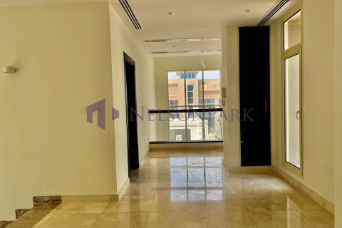 4 bedrooms Villa in Doha, Qatar No. 58381 8