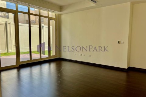 4 bedrooms Villa in Doha, Qatar No. 58381 5